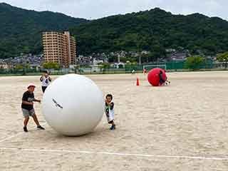 大玉転がし