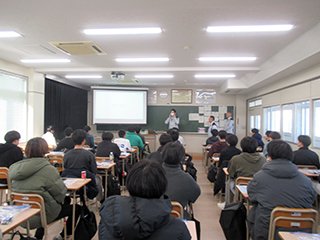 ダイキン工業株式会社の皆さんが 自己紹介をしています