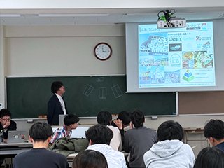 広島県土木建築局・岡本氏による県の業務の説明