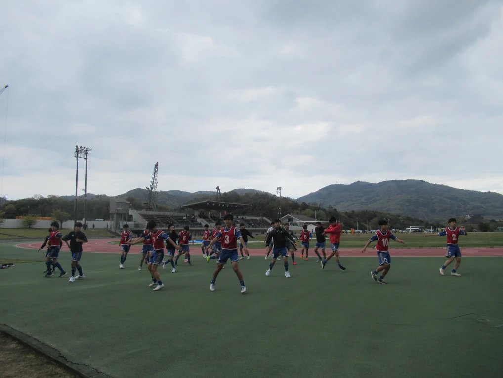 試合前にアップしています