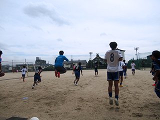福山工業高校グランドでアップです