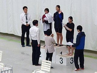 表彰式（三浦さん環境都市工学科4年）