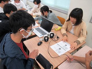 排気消音と高出力化のシミュレータの操作方法を 習得しています