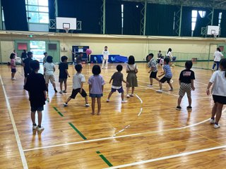 ドッジボール遊び