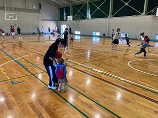 小さいお子さんも遊びに来てくれました