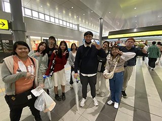 広島駅到着（出迎え神田先生）