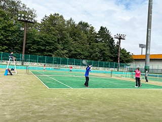 岩﨑・松岡（琴）ペアは女子の親睦大会に参加しました