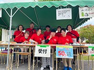 後援会役員のみなさまと 前列右から2人目（筆者）