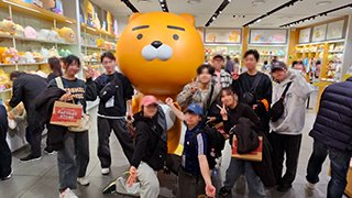 韓国人気マスコット「ライアン」と