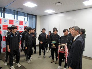 セレモニー終了後の市長と懇談