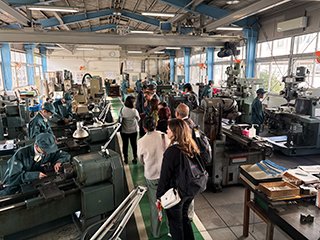 機械工学科実習科目見学の様子