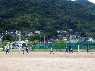 18時前に試合が終わり、グラウンド整備です