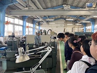 実習工場の見学
