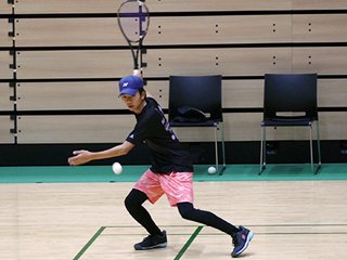 ストロークを確認する A2峠瑛太朗さん