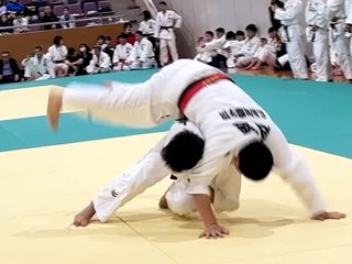 村上選手の背負い投げ