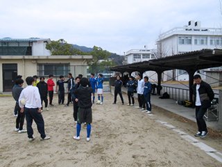 OBたちだけで8名のチームを2チーム編成しています