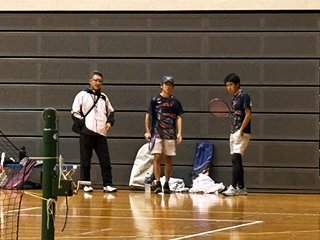 峠・坂口ペアのチェンジコートの様子