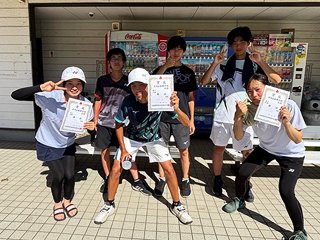 参加者全員による記念撮影 1