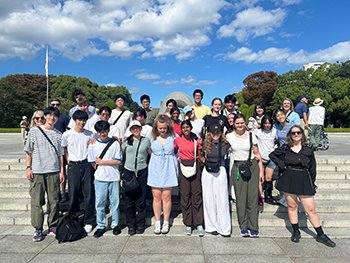 広島平和記念公園にて