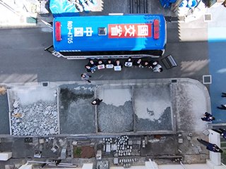 軽量ドローンによる上空からの撮影（災害支援車と一緒に）