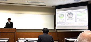定本さん発表の様子