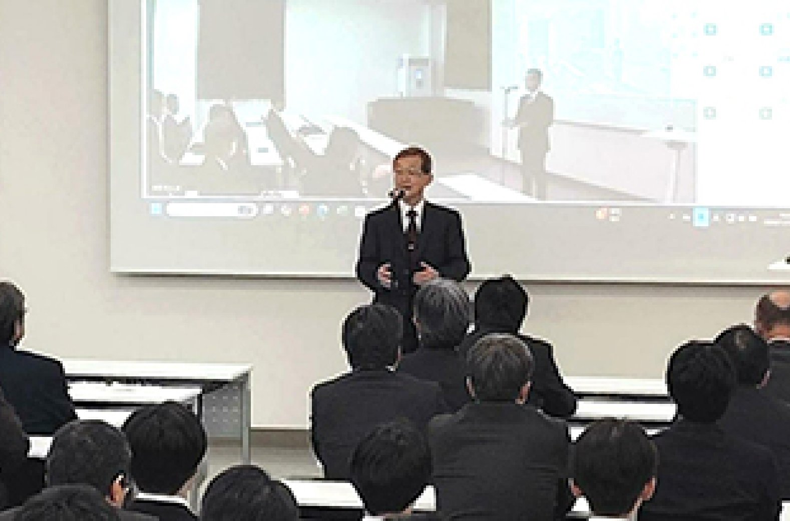 広島大学大学院先進理工系科学研究科 茶谷研究科長の挨拶