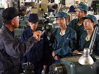 旋盤作業の説明