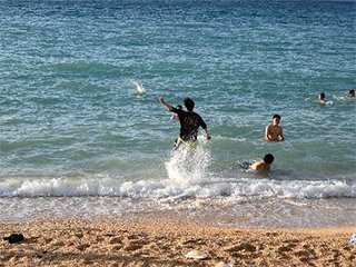 エメラルドブルーの海