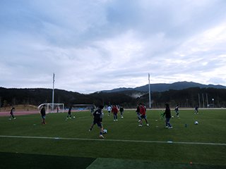 雨が止んだピッチでアップです