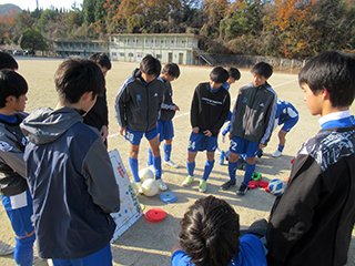 KSリーグ戦前の作戦会議をしています