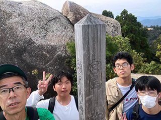 山頂での集合写真1