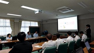 懇談会の様子