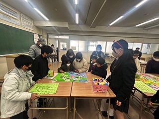 呉市SDGsすごろくをたのしむ様子
