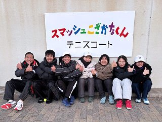 出場選手全員による記念写真
