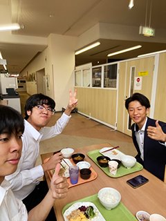宿泊棟での朝食