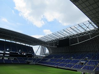 今日も抽選会場の ピースウィングは熱いです