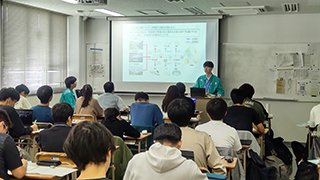 藤本様による送電変電業務の説明