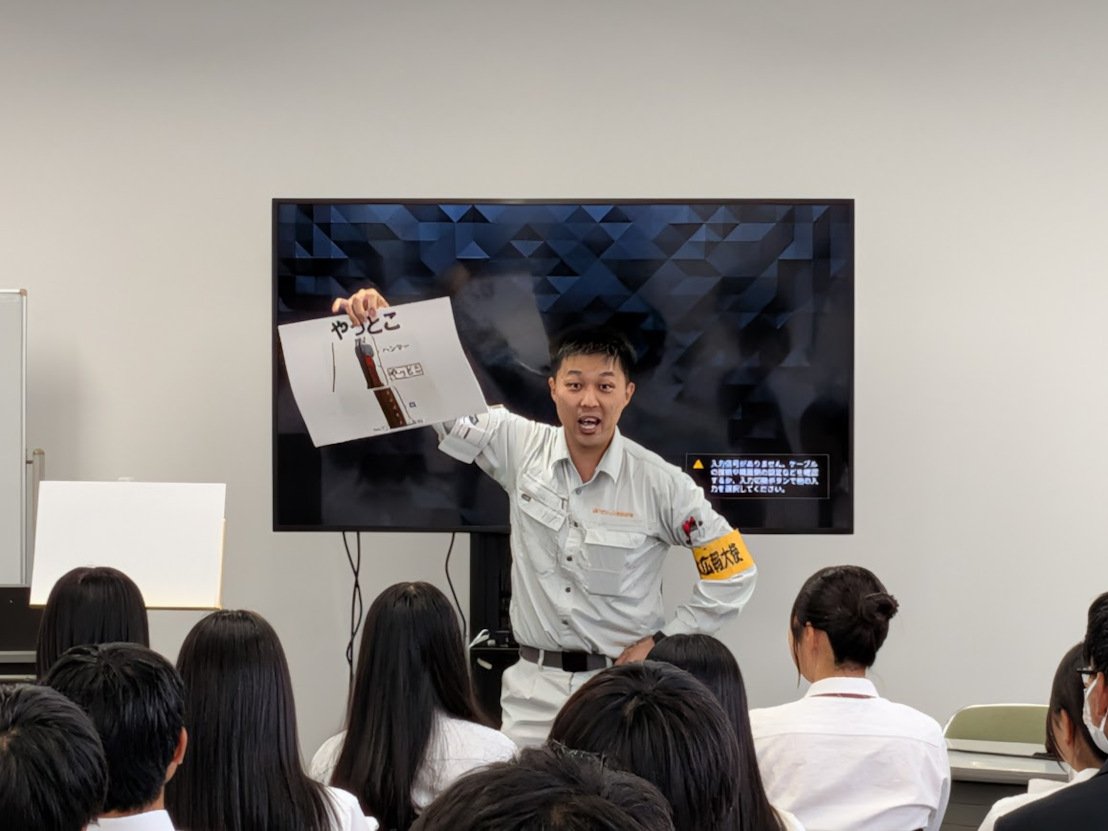 元気丸北岡様の大変面白いネタ披露の様子