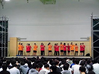 １年女子寮生によるダンス