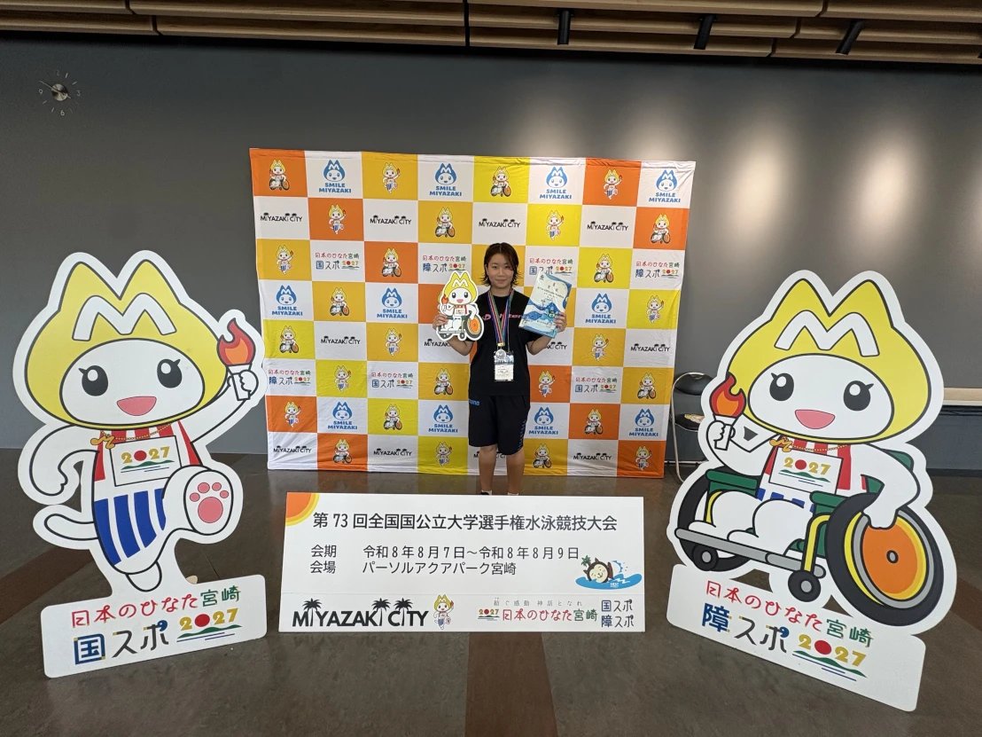 100m背泳ぎで2位！