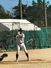徳山高専戦3安打3打点の活躍を見せた 宮脇叶主将(環境都市工学科2年)