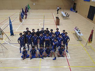 ちょっと早めに会場に着いたので 集合写真をとっています