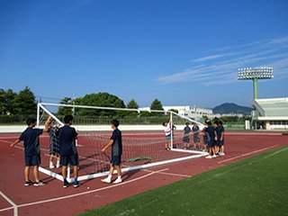 朝早くから会場設営です