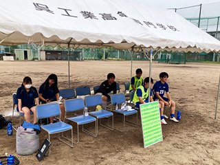 試合終了間際のベンチの様子