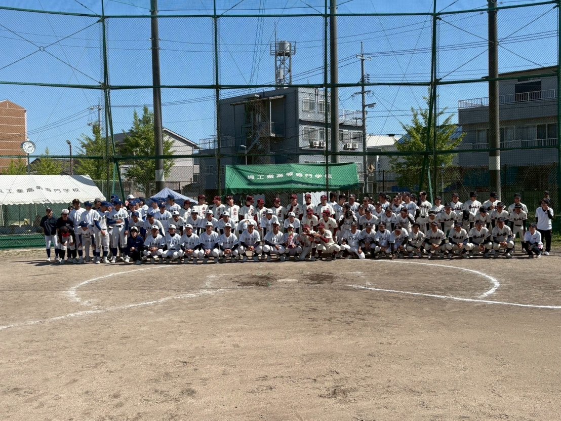 第6回春季高専高校野球大会出場校の集合写真