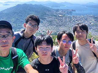 頂上からの景色1：呉中心部をバックに
