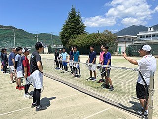 試合前の整列の様子