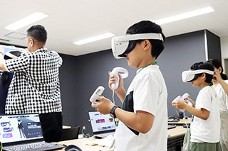 VRゴーグル体験中