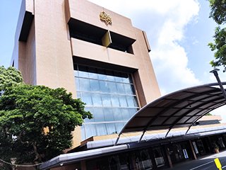国際会議場の城山観光ホテル入り口
