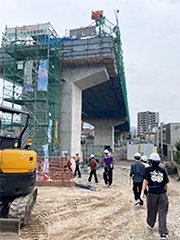 建設中の橋梁